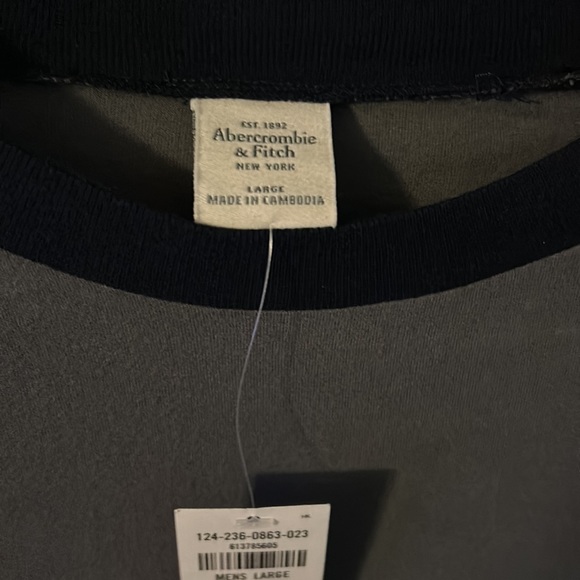 NWT Abercrombie men’s baseball tee (L) - Picture 3 of 3